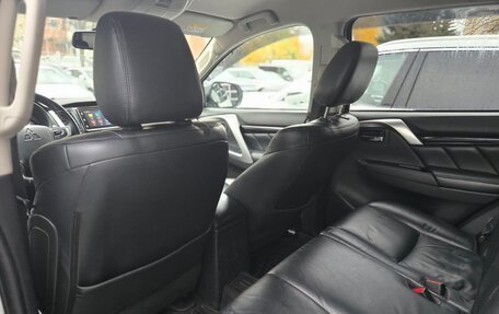 Mitsubishi Pajero Sport III рестайлинг, 2018 год, 2 399 000 рублей, 10 фотография