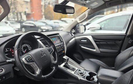 Mitsubishi Pajero Sport III рестайлинг, 2018 год, 2 399 000 рублей, 7 фотография