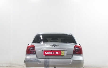 Toyota Avensis III рестайлинг, 2004 год, 749 000 рублей, 6 фотография