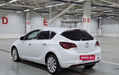 Opel Astra J, 2013 год, 550 000 рублей, 8 фотография