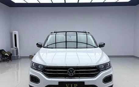 Volkswagen T-Roc I, 2021 год, 1 900 000 рублей, 1 фотография
