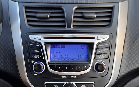 Hyundai Solaris II рестайлинг, 2011 год, 490 000 рублей, 14 фотография