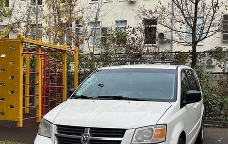 Dodge Caravan V, 2009 год, 965 000 рублей, 2 фотография