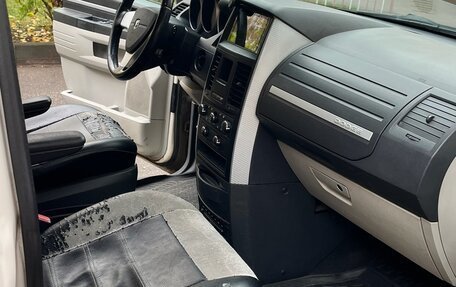 Dodge Caravan V, 2009 год, 965 000 рублей, 17 фотография