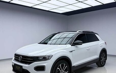 Volkswagen T-Roc I, 2021 год, 1 900 000 рублей, 2 фотография