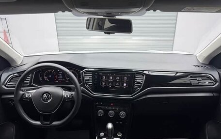 Volkswagen T-Roc I, 2021 год, 1 900 000 рублей, 7 фотография