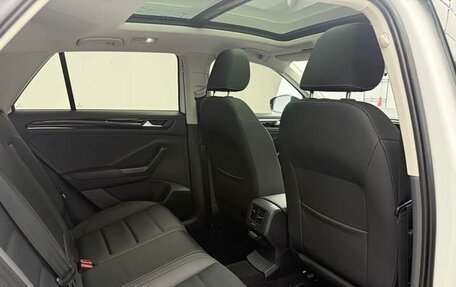 Volkswagen T-Roc I, 2021 год, 1 900 000 рублей, 11 фотография