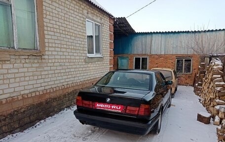 BMW 5 серия, 1990 год, 300 000 рублей, 1 фотография