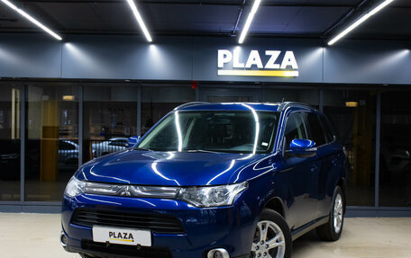 Mitsubishi Outlander III рестайлинг 3, 2013 год, 1 549 000 рублей, 1 фотография