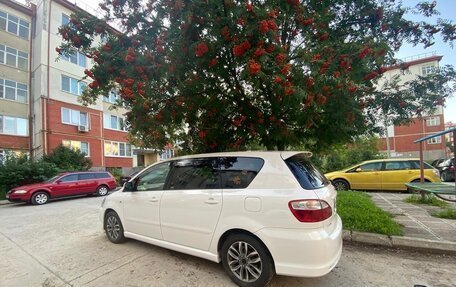 Toyota Ipsum II, 2004 год, 850 000 рублей, 3 фотография