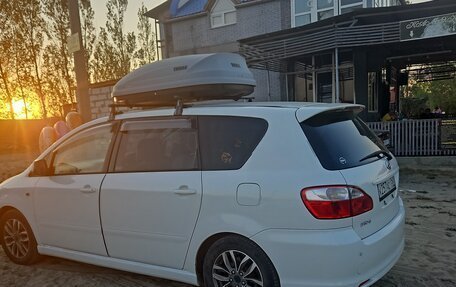 Toyota Ipsum II, 2004 год, 850 000 рублей, 4 фотография