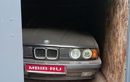 BMW 5 серия, 1990 год, 300 000 рублей, 3 фотография
