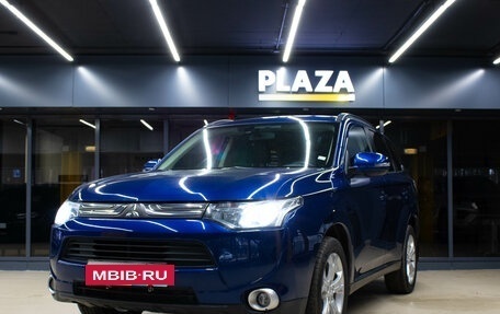Mitsubishi Outlander III рестайлинг 3, 2013 год, 1 549 000 рублей, 5 фотография