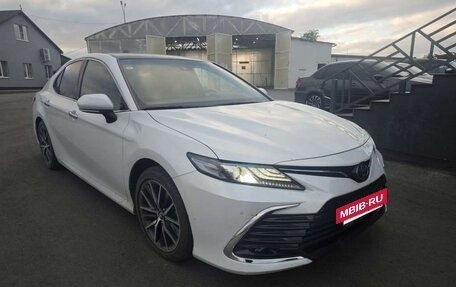 Toyota Camry, 2023 год, 4 410 320 рублей, 2 фотография