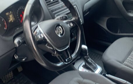 Volkswagen Polo VI (EU Market), 2018 год, 1 350 000 рублей, 4 фотография