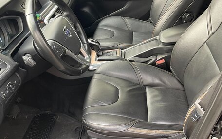 Volvo V40 II рестайлинг, 2015 год, 1 580 000 рублей, 14 фотография