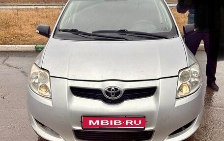 Toyota Auris II, 2011 год, 680 000 рублей, 1 фотография