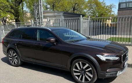 Volvo V90 Cross Country I рестайлинг, 2019 год, 4 000 000 рублей, 2 фотография