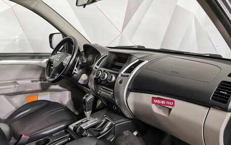 Mitsubishi Pajero Sport II рестайлинг, 2013 год, 1 675 000 рублей, 13 фотография