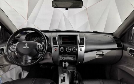Mitsubishi Pajero Sport II рестайлинг, 2013 год, 1 675 000 рублей, 14 фотография