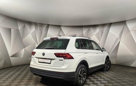 Volkswagen Tiguan II, 2018 год, 2 298 000 рублей, 2 фотография