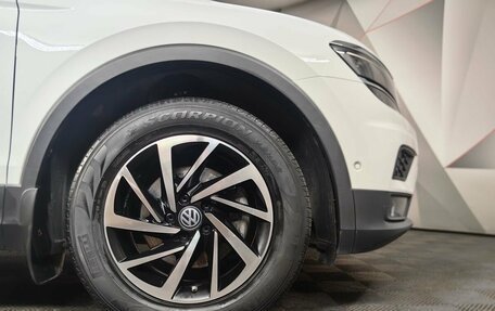 Volkswagen Tiguan II, 2018 год, 2 298 000 рублей, 13 фотография