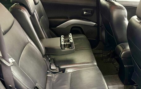 Mitsubishi Outlander III рестайлинг 3, 2011 год, 1 199 000 рублей, 10 фотография