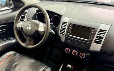 Mitsubishi Outlander III рестайлинг 3, 2011 год, 1 199 000 рублей, 13 фотография