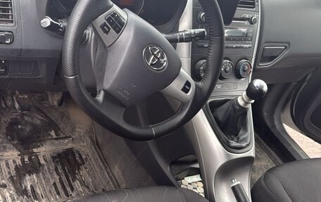 Toyota Auris II, 2011 год, 680 000 рублей, 6 фотография