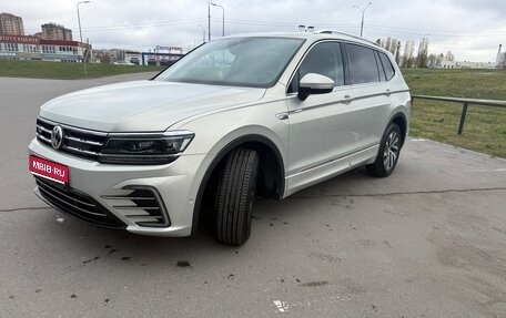 Volkswagen Tiguan II, 2020 год, 3 200 000 рублей, 1 фотография
