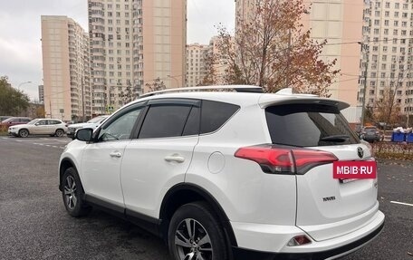 Toyota RAV4, 2019 год, 2 300 000 рублей, 5 фотография