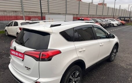 Toyota RAV4, 2019 год, 2 300 000 рублей, 4 фотография