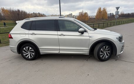 Volkswagen Tiguan II, 2020 год, 3 200 000 рублей, 5 фотография