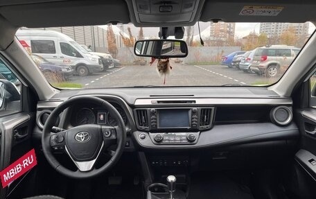 Toyota RAV4, 2019 год, 2 300 000 рублей, 14 фотография