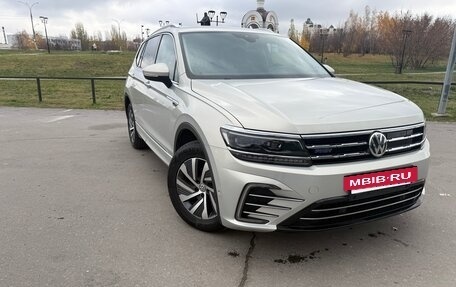 Volkswagen Tiguan II, 2020 год, 3 200 000 рублей, 6 фотография