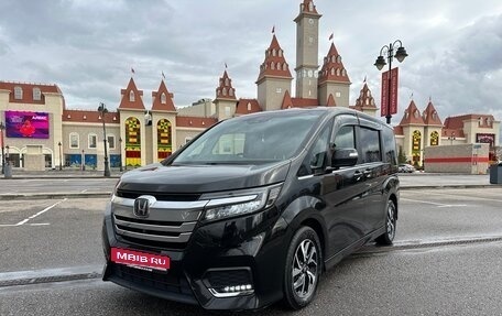 Honda Stepwgn IV, 2017 год, 2 300 000 рублей, 1 фотография