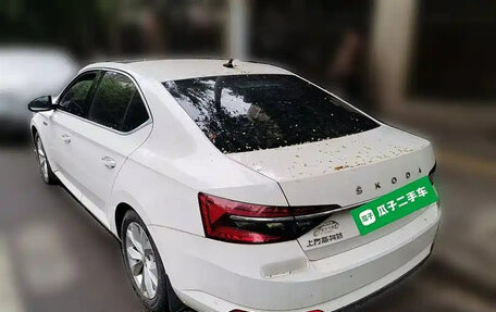 Skoda Superb III рестайлинг, 2021 год, 1 750 000 рублей, 3 фотография