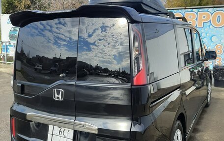 Honda Stepwgn IV, 2016 год, 1 810 000 рублей, 5 фотография