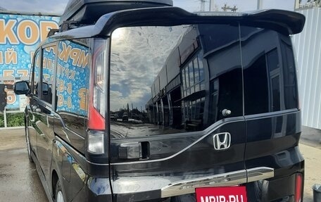 Honda Stepwgn IV, 2016 год, 1 810 000 рублей, 4 фотография