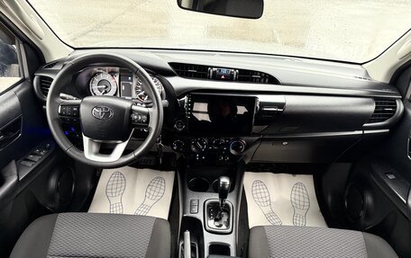 Toyota Hilux VIII, 2022 год, 4 100 000 рублей, 10 фотография