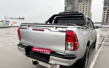 Toyota Hilux VIII, 2022 год, 4 100 000 рублей, 2 фотография