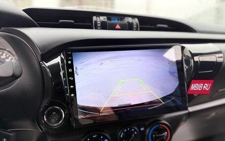 Toyota Hilux VIII, 2022 год, 4 100 000 рублей, 12 фотография