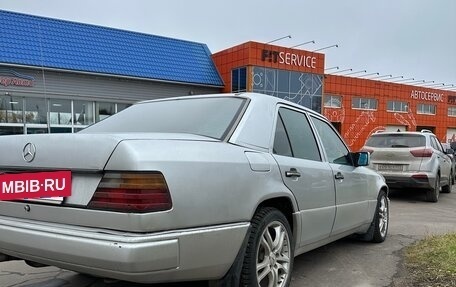 Mercedes-Benz E-Класс, 1993 год, 385 000 рублей, 15 фотография