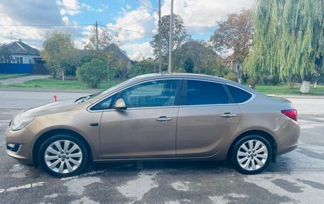 Opel Astra J, 2012 год, 900 000 рублей, 2 фотография