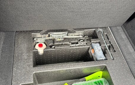 Honda Vezel, 2017 год, 1 650 000 рублей, 6 фотография