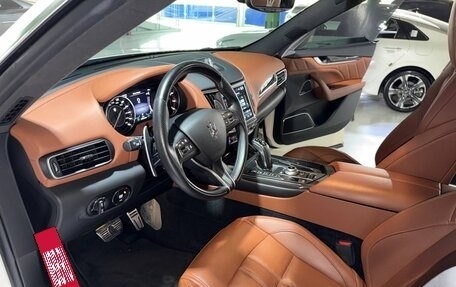 Maserati Levante I, 2022 год, 6 250 000 рублей, 11 фотография