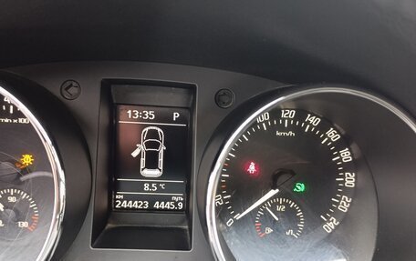 Skoda Yeti I рестайлинг, 2015 год, 1 290 000 рублей, 8 фотография