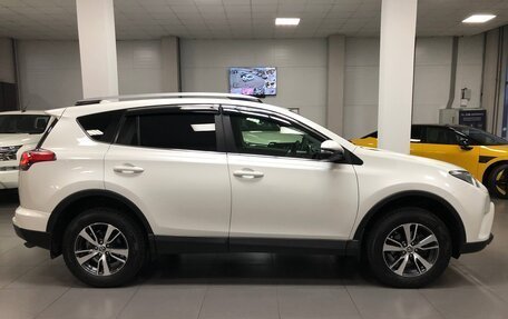 Toyota RAV4, 2016 год, 1 990 000 рублей, 5 фотография