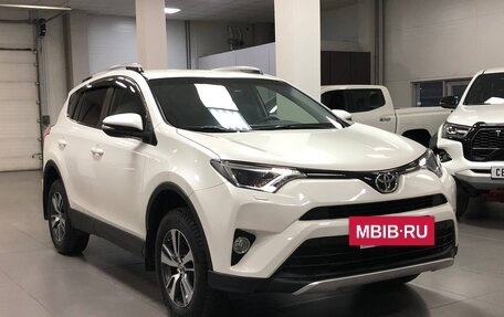 Toyota RAV4, 2016 год, 1 990 000 рублей, 6 фотография