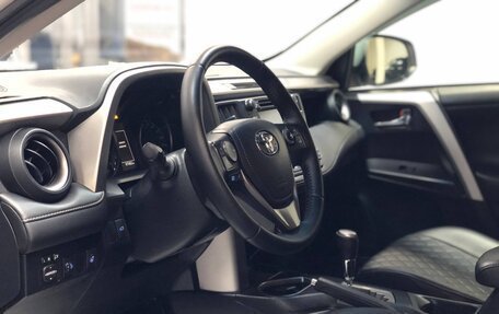 Toyota RAV4, 2016 год, 1 990 000 рублей, 15 фотография